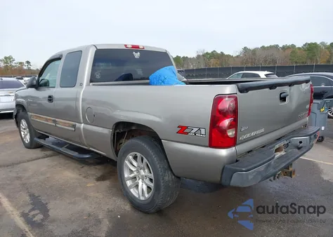 2003 Chevrolet Silverado 1500 Ls z USA, uszkodzony, nr VIN 1GCEK19T43E294593